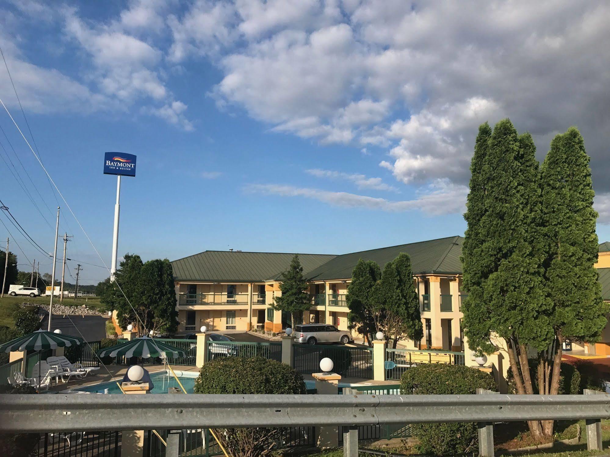 Baymont By Wyndham Cave City Exterior photo