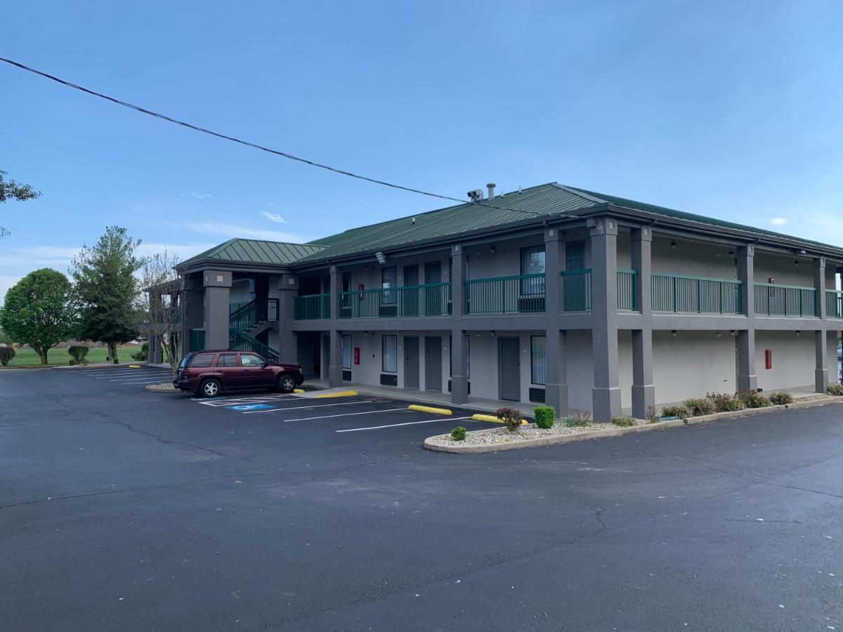 Baymont By Wyndham Cave City Exterior photo